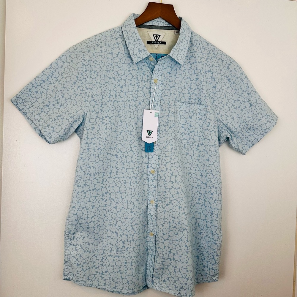 VISSLA Light Blue Floral Short-Sleeve Button-Down Shirt